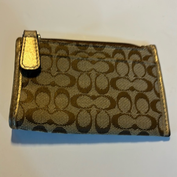 Coach Handbags - Coach coin purse zippered top with pockets on outside